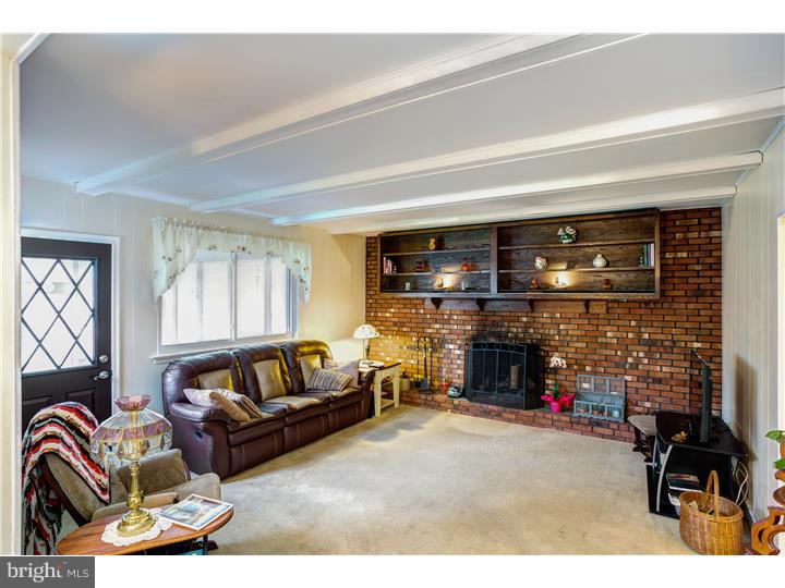 492 Tuckerton Road Medford, NJ 08055 - Photo 11 of 25 Family Room