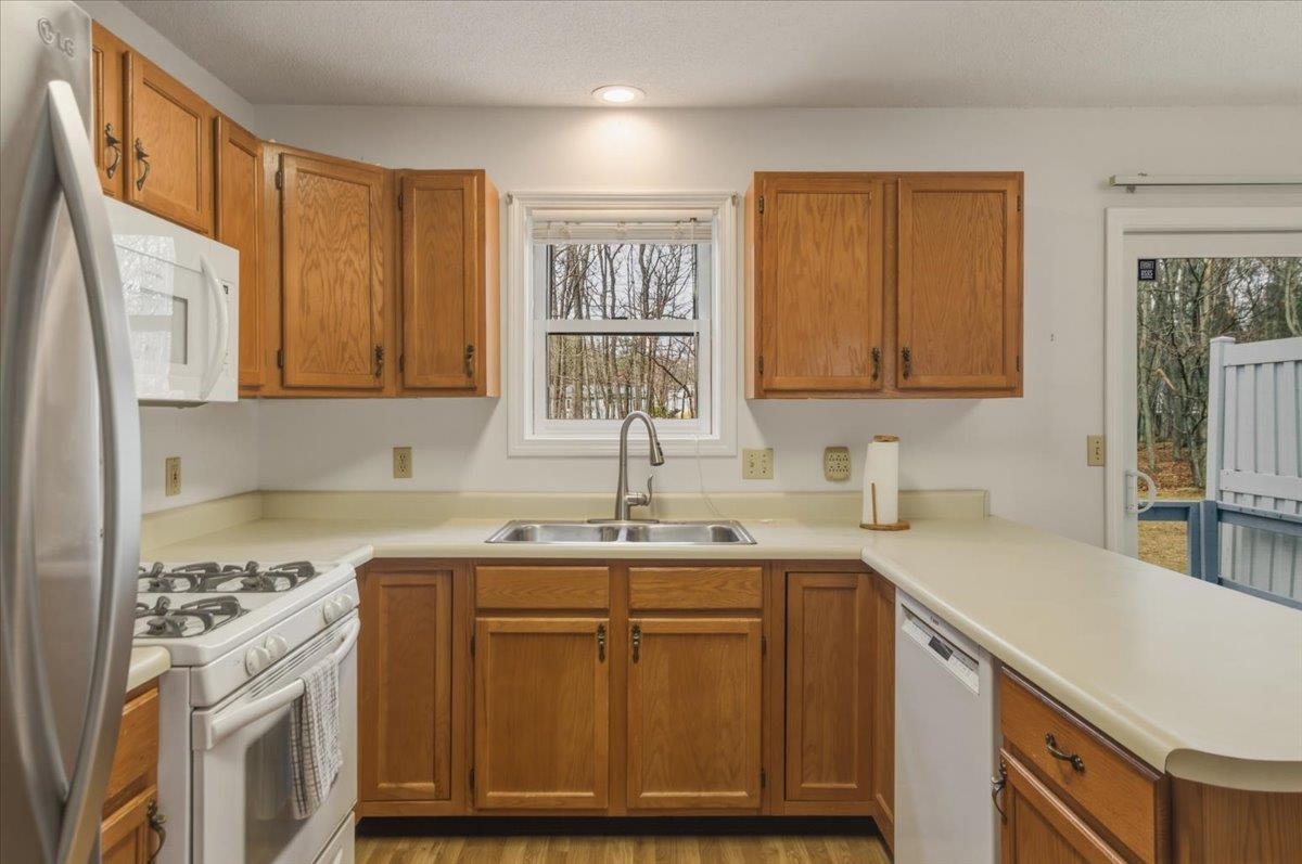 44 Commonwealth Drive, Unit 4 Colchester, VT 05446 - Photo 13 of 53