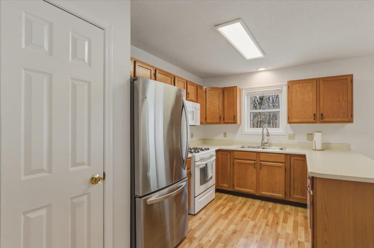 44 Commonwealth Drive, Unit 4 Colchester, VT 05446 - Photo 17 of 53