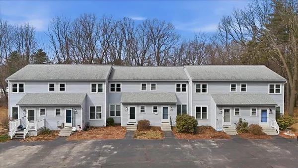 $339,900 | 44 Commonwealth Drive, Unit 4, Colchester, VT 05446