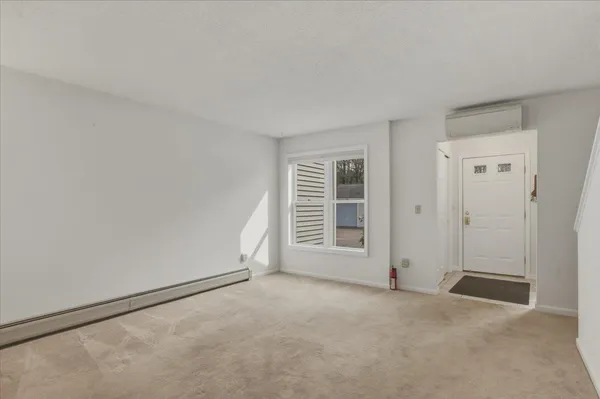 $339,900 | 44 Commonwealth Drive, Unit 4, Colchester, VT 05446