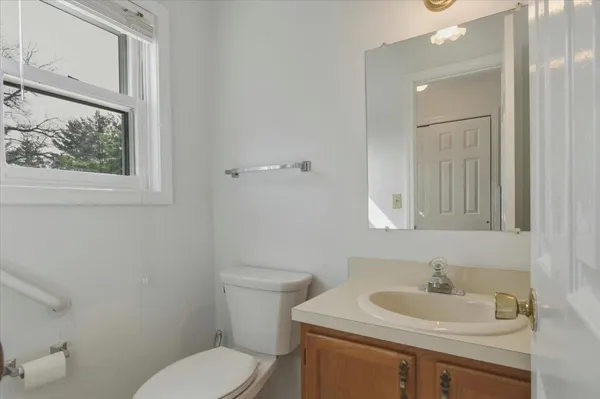 $339,900 | 44 Commonwealth Drive, Unit 4, Colchester, VT 05446