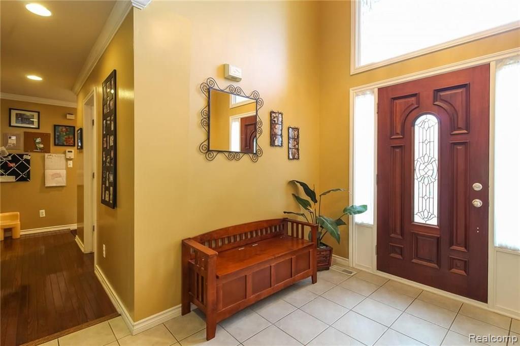 522 Bloomer Ridge Drive Rochester, MI 48307 - Photo 5 of 38