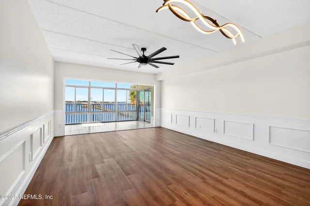 $299,000 | 2280 Shepard Street, Unit 204, Jacksonville, FL 32211