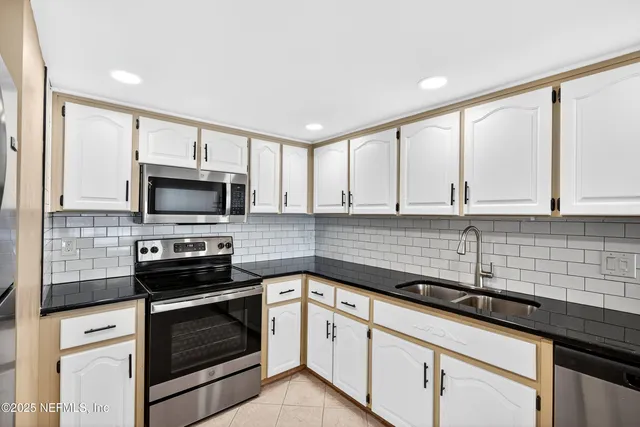 $299,000 | 2280 Shepard Street, Unit 204, Jacksonville, FL 32211