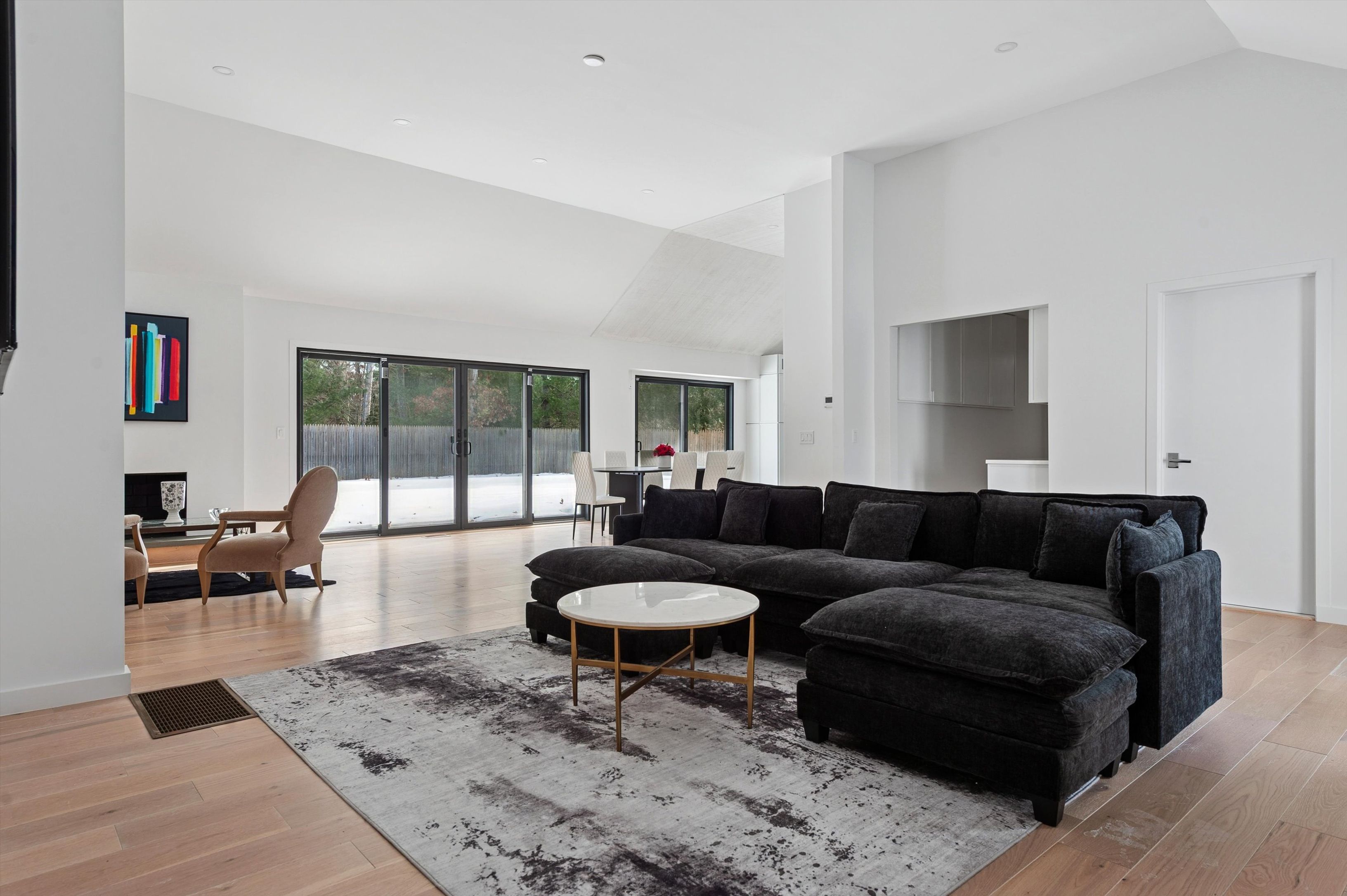 10 Hampton Street Westhampton Beach, NY 11978 - Photo 4 of 23