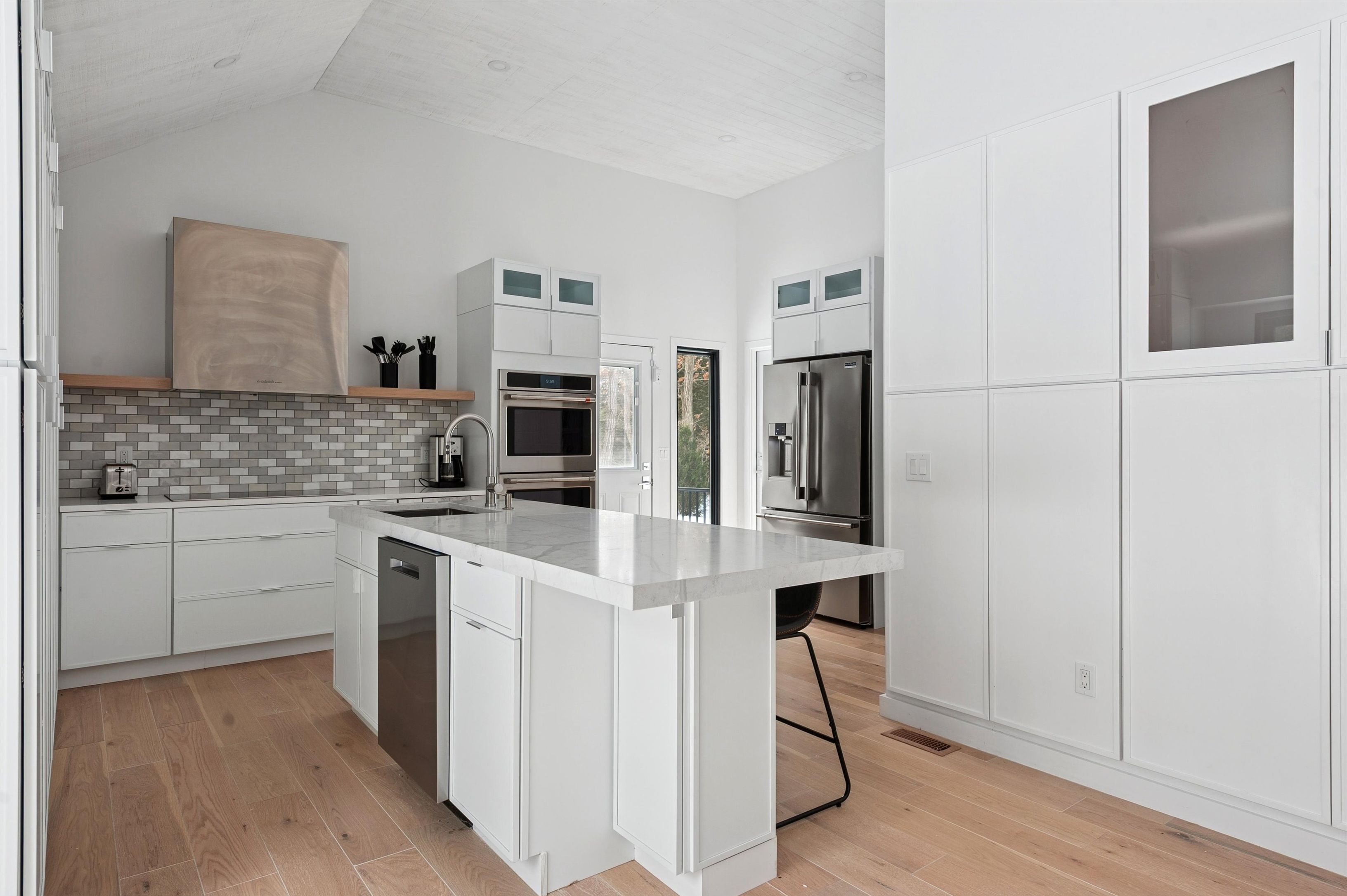 10 Hampton Street Westhampton Beach, NY 11978 - Photo 7 of 23