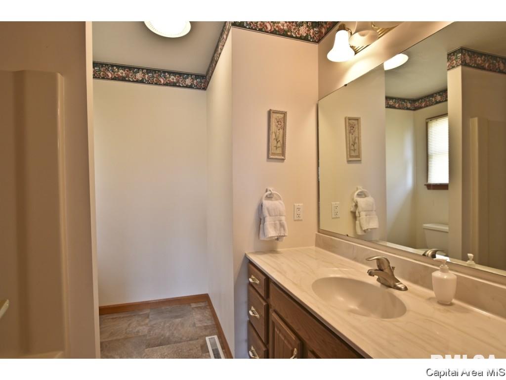 2105 Checkerberry Lane Springfield, IL 62711 - Photo 17 of 35