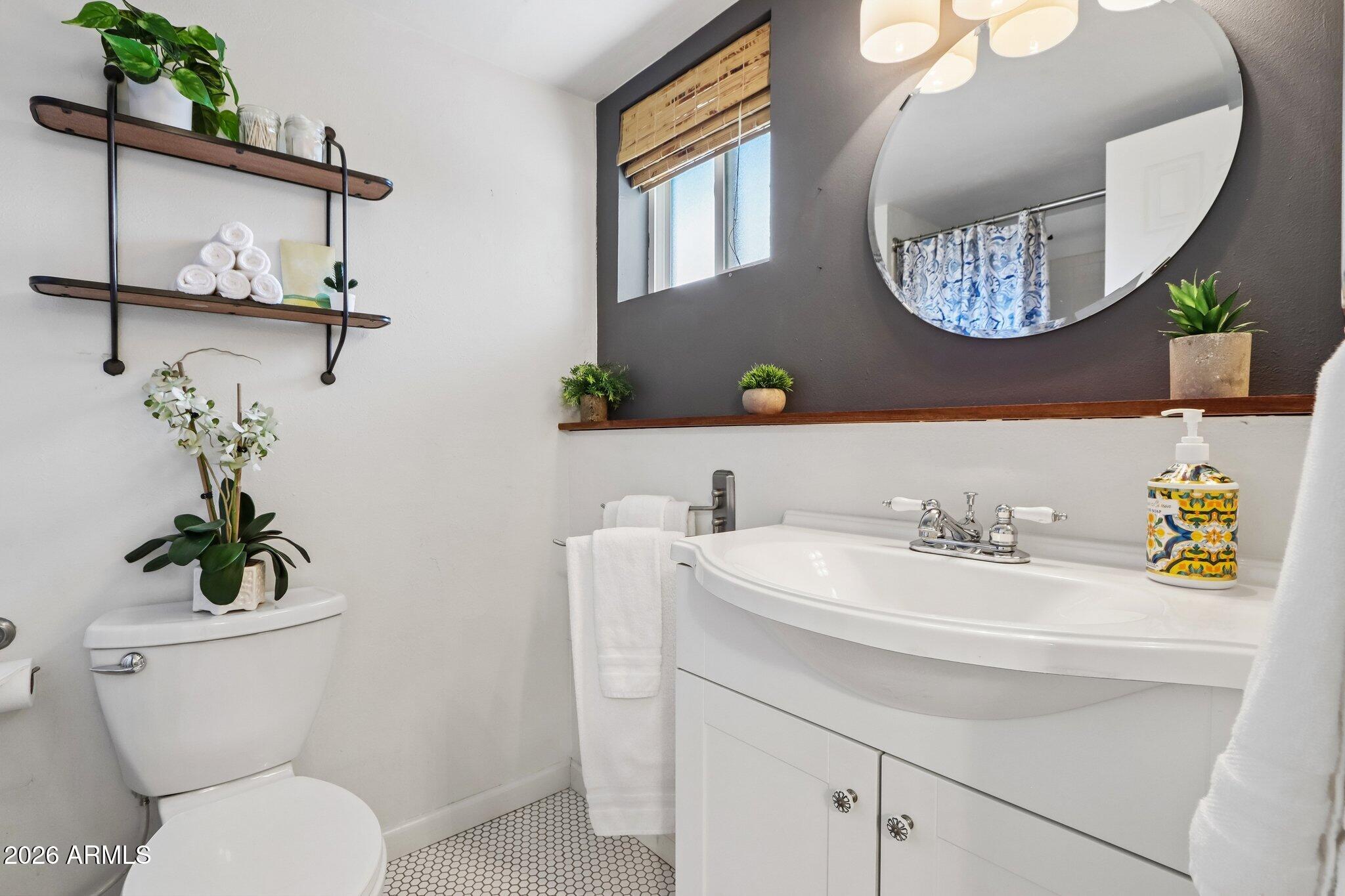 1107 West Osborn Road, Unit 114 Phoenix, AZ 85013 - Photo 22 of 49 Master bathroom
