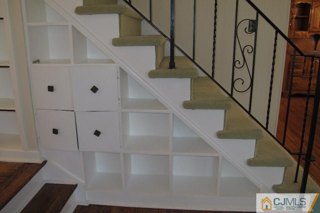 95 Brandywine Road Fords, NJ 08863 - Photo 17 of 23 a view of entryway