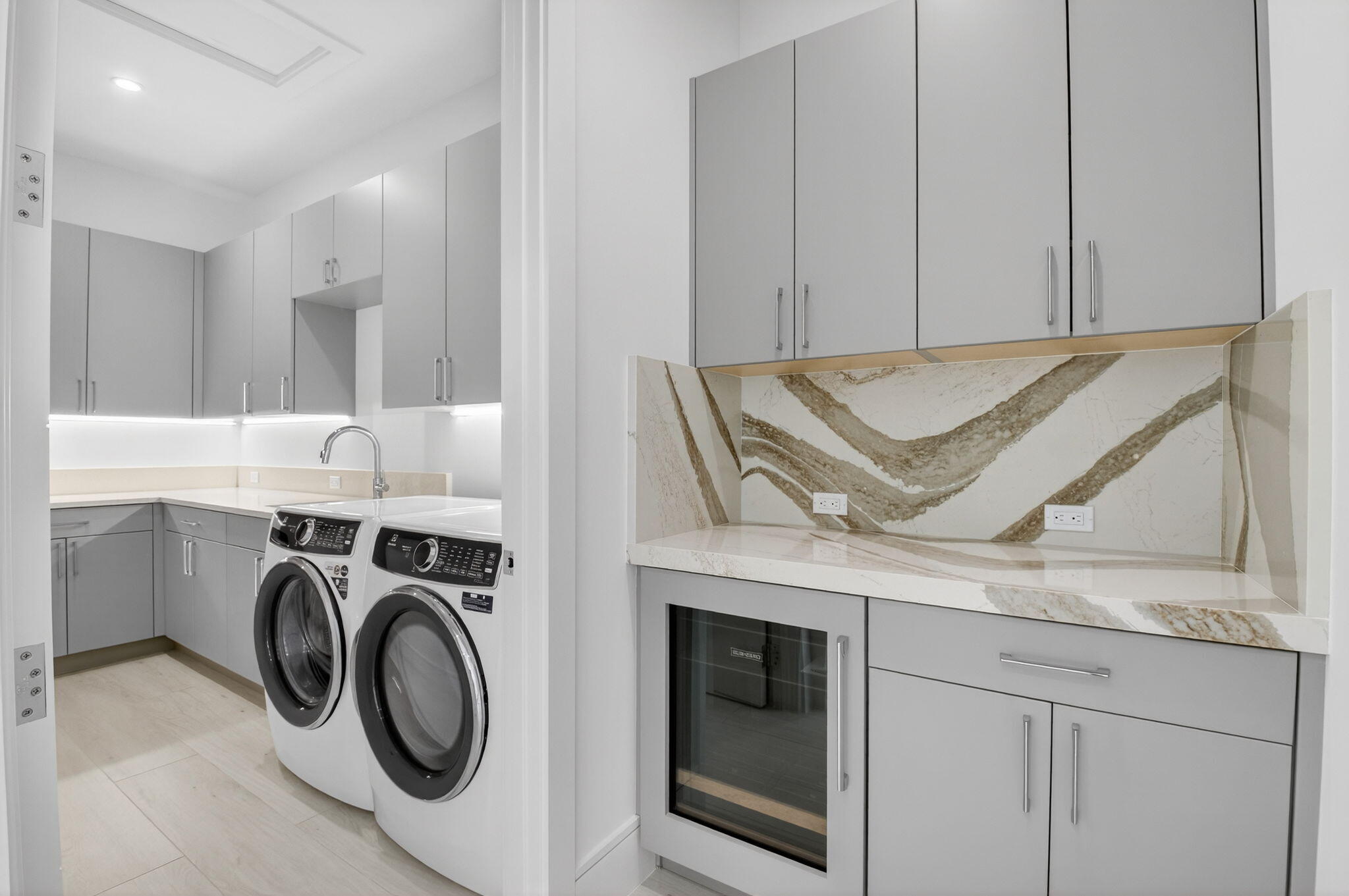 2232 Delray Ridge Lane Delray Beach, FL 33444 - Photo 59 of 68 a utility room with dryer and washer