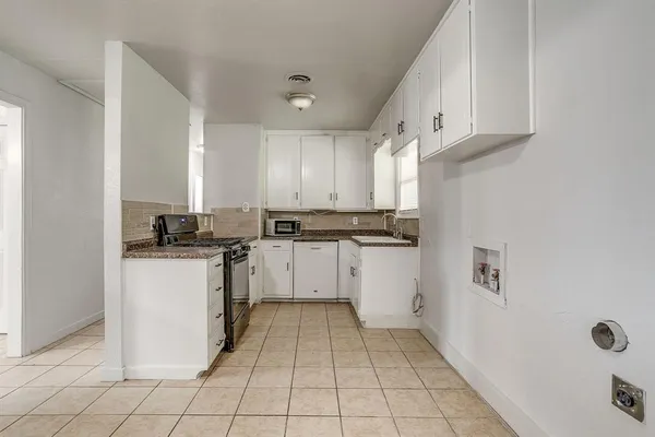 $1,750 | 109 Northeast Cindy Lane, Burleson, TX 76028