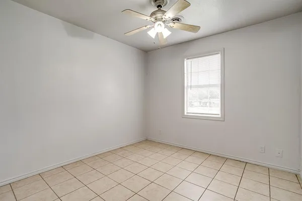 $1,750 | 109 Northeast Cindy Lane, Burleson, TX 76028