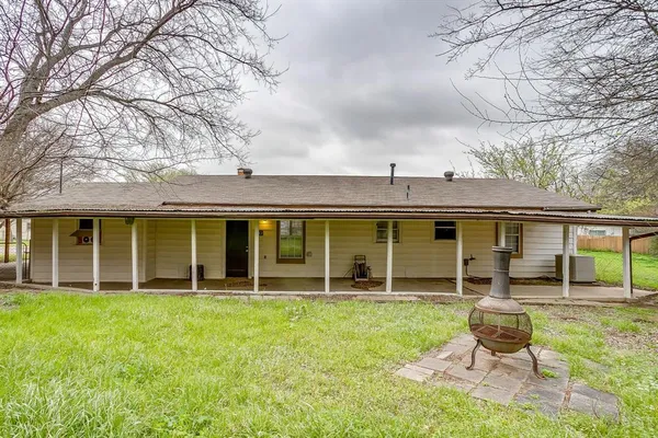 $1,750 | 109 Northeast Cindy Lane, Burleson, TX 76028