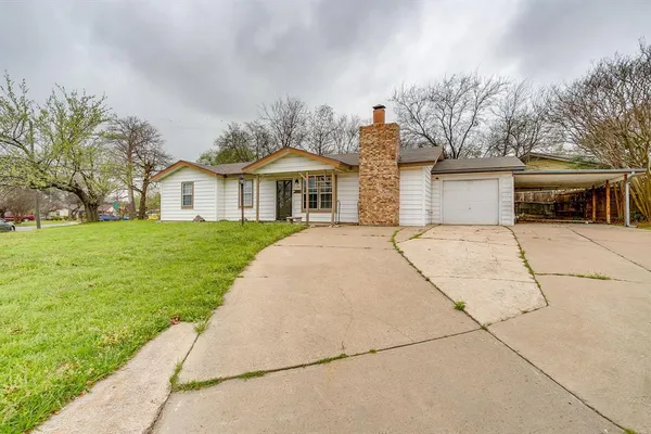 $1,750 | 109 Northeast Cindy Lane, Burleson, TX 76028
