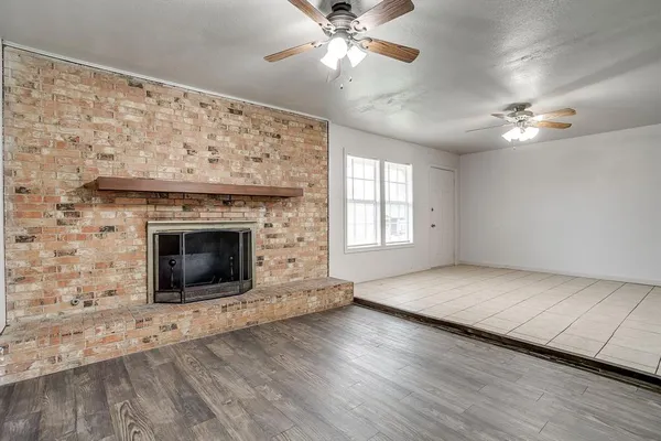 $1,750 | 109 Northeast Cindy Lane, Burleson, TX 76028