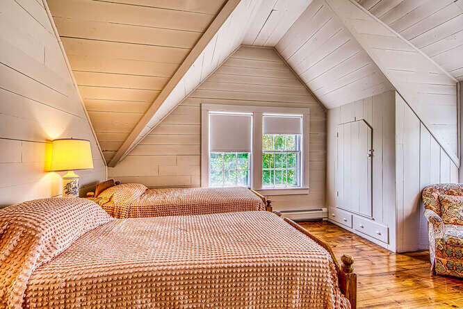 240 Reach Road Brooklin, ME 04616 - Photo 24 of 37 Bedroom 2