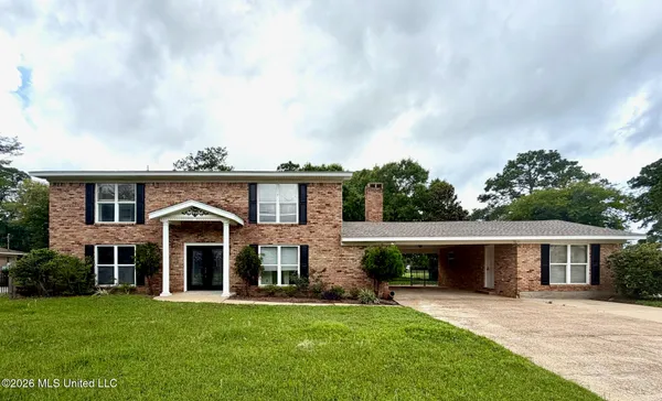 $329,900 | 825 Warren Street, Pascagoula, MS 39567