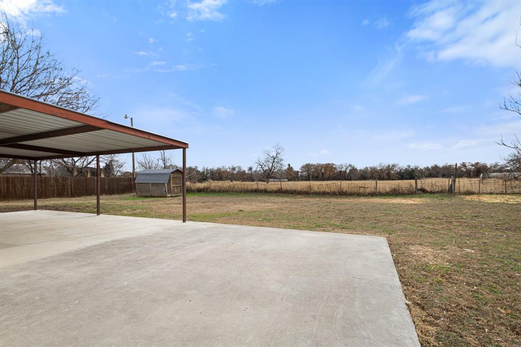 202 Blocker Bridgeport, TX 76426 - Photo 10 of 27