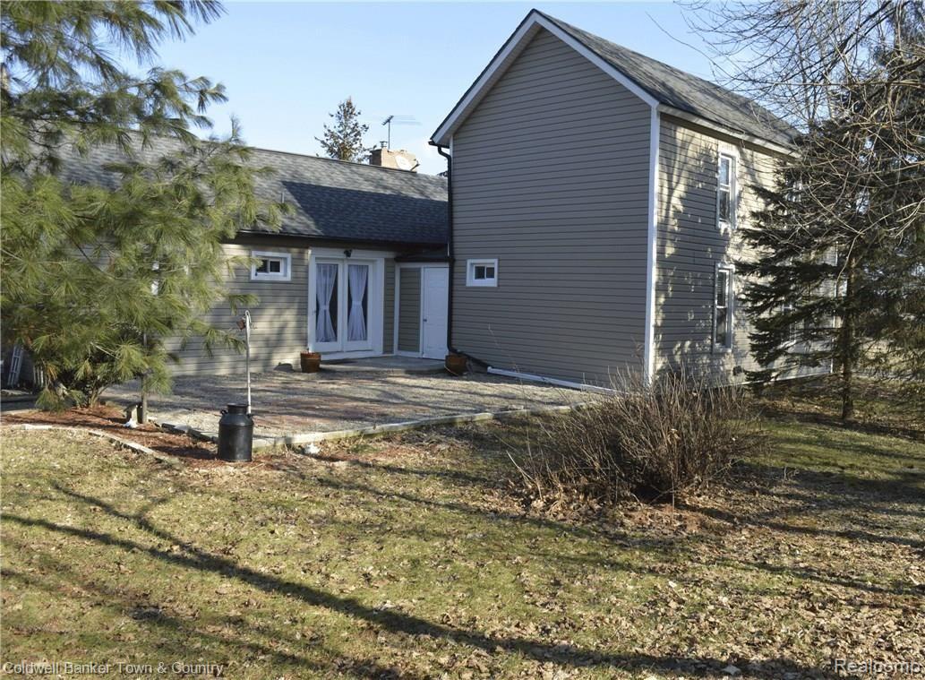7575 North Fowlerville Road Fowlerville, MI 48836 - Photo 24 of 34 Back of House