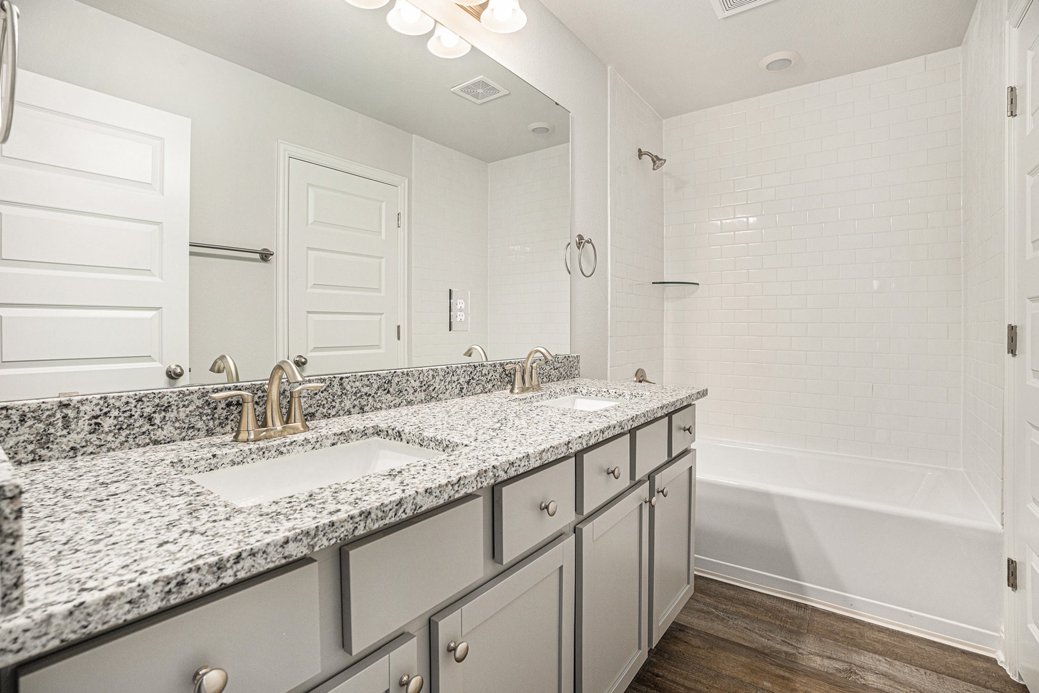 10 Greenbriar Loop Angleton, TX 77515 - Photo 15 of 18