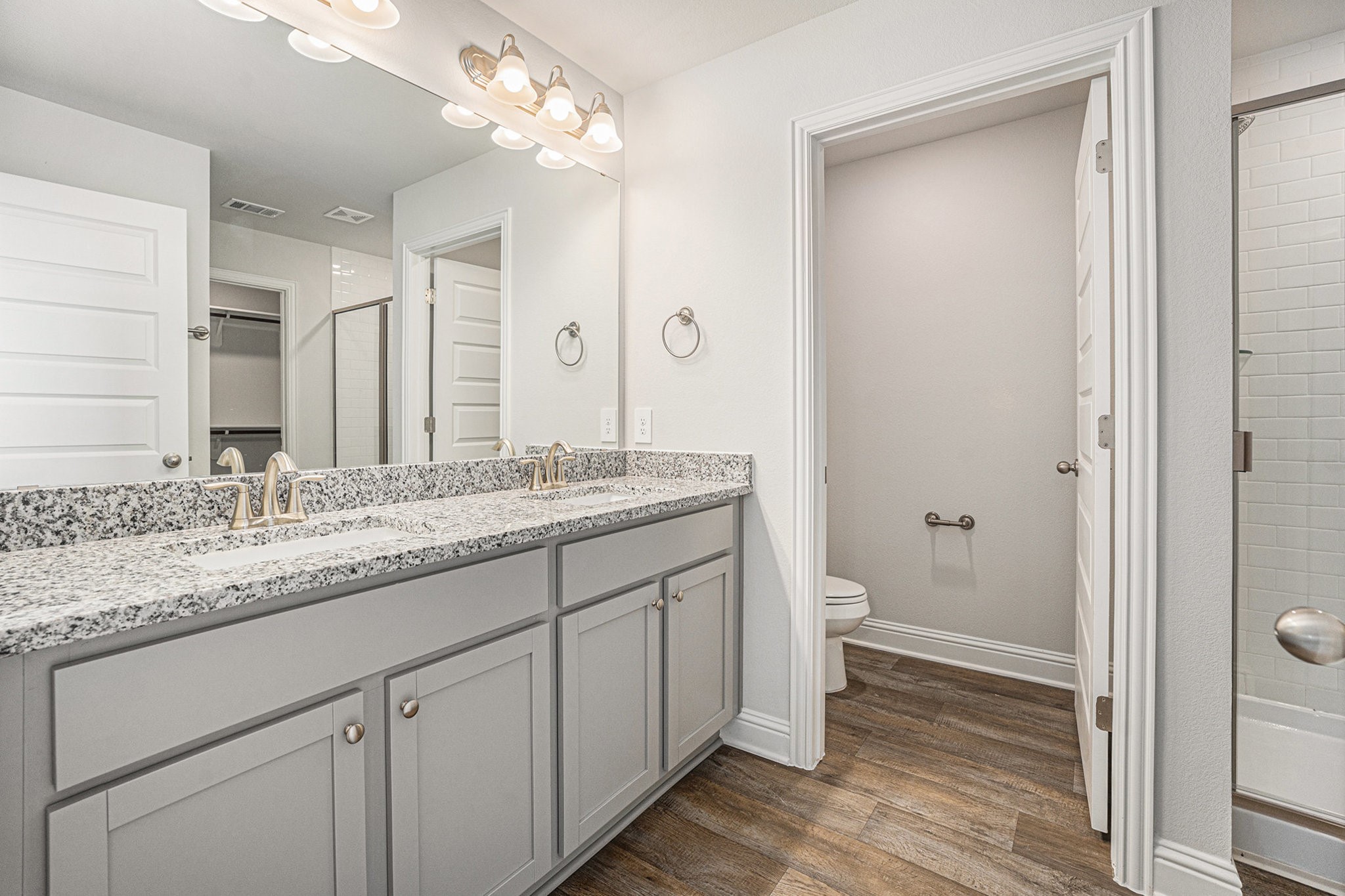 10 Greenbriar Loop Angleton, TX 77515 - Photo 10 of 18