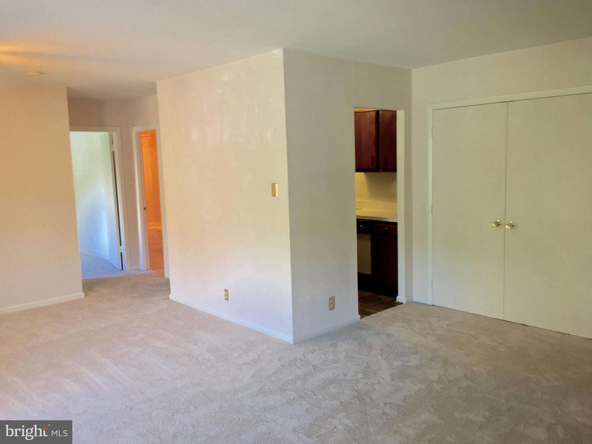 6260 Edsall Road, Unit 401 Alexandria, VA 22312 - Photo 8 of 30 a view of an empty room