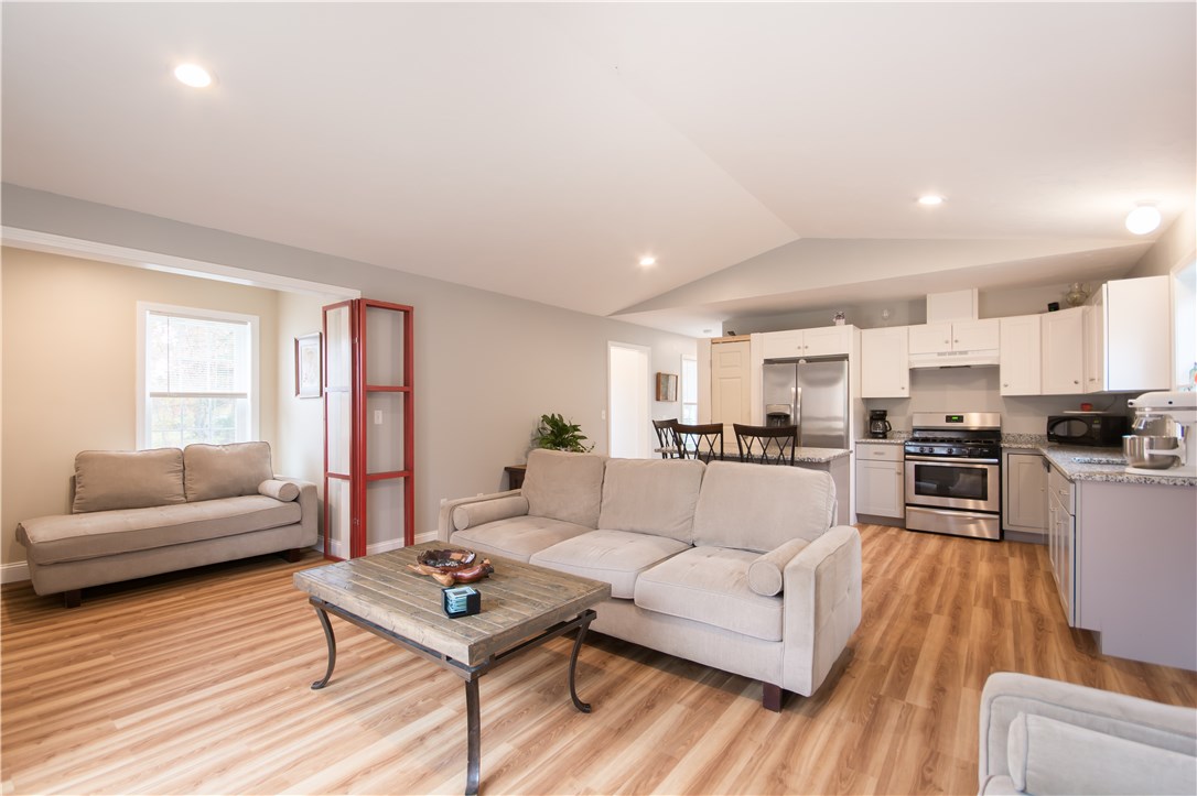 199 King Road Tiverton, RI 02878 - Photo 2 of 39