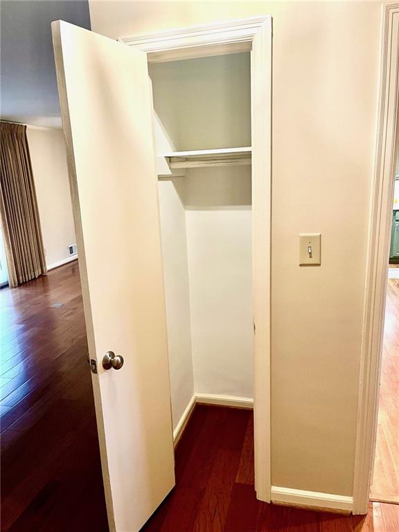 2556 Defoors Ferry Road Northwest Atlanta, GA 30318 - Photo 20 of 31