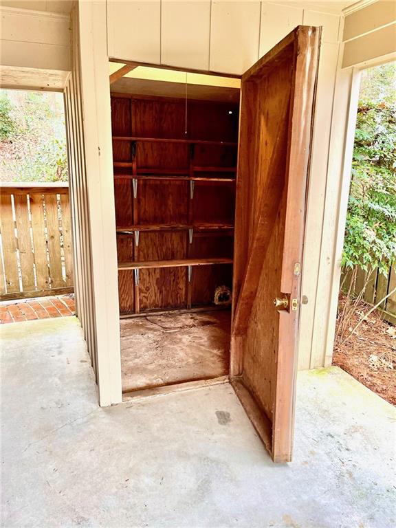 2556 Defoors Ferry Road Northwest Atlanta, GA 30318 - Photo 23 of 31