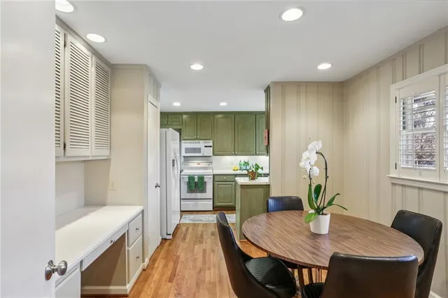 $515,000 | 2556 Defoors Ferry Road Northwest, Atlanta, GA 30318