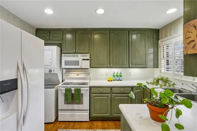 $515,000 | 2556 Defoors Ferry Road Northwest, Atlanta, GA 30318