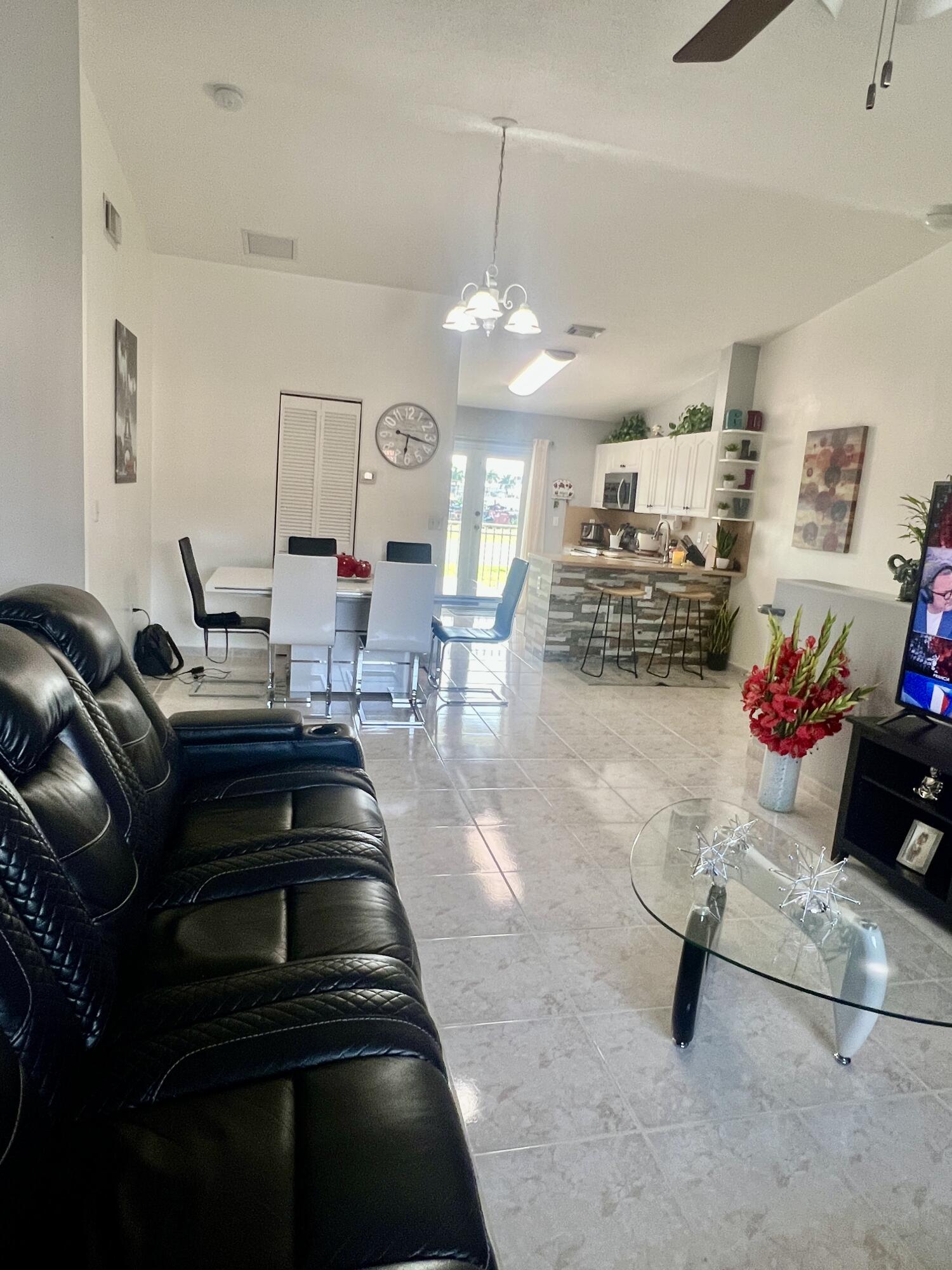10903 West Okeechobee Road, Unit 201 Hialeah, FL 33018 - Photo 17 of 36 20260709_221706999_iOS