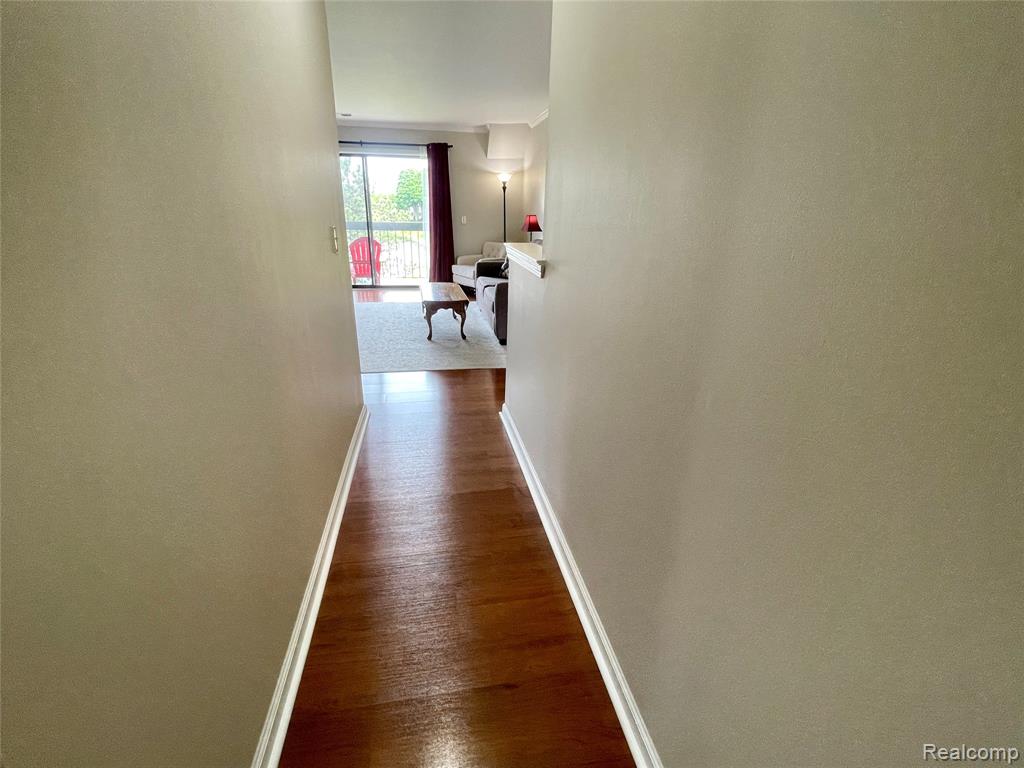 33765 Pondview Circle Livonia, MI 48152 - Photo 22 of 27
