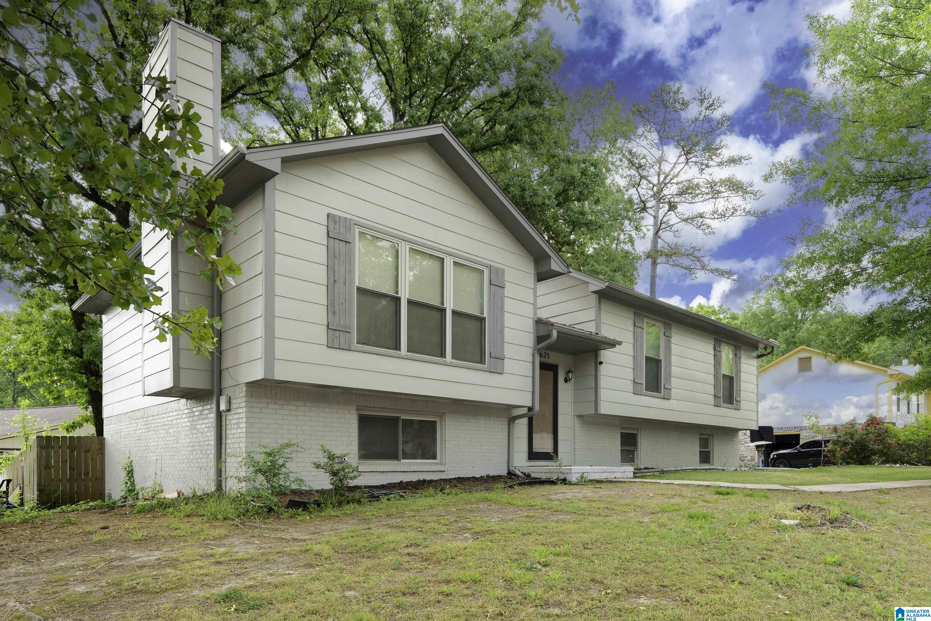 1621 Caribbean Circle Alabaster, AL 35007 - Photo 2 of 25