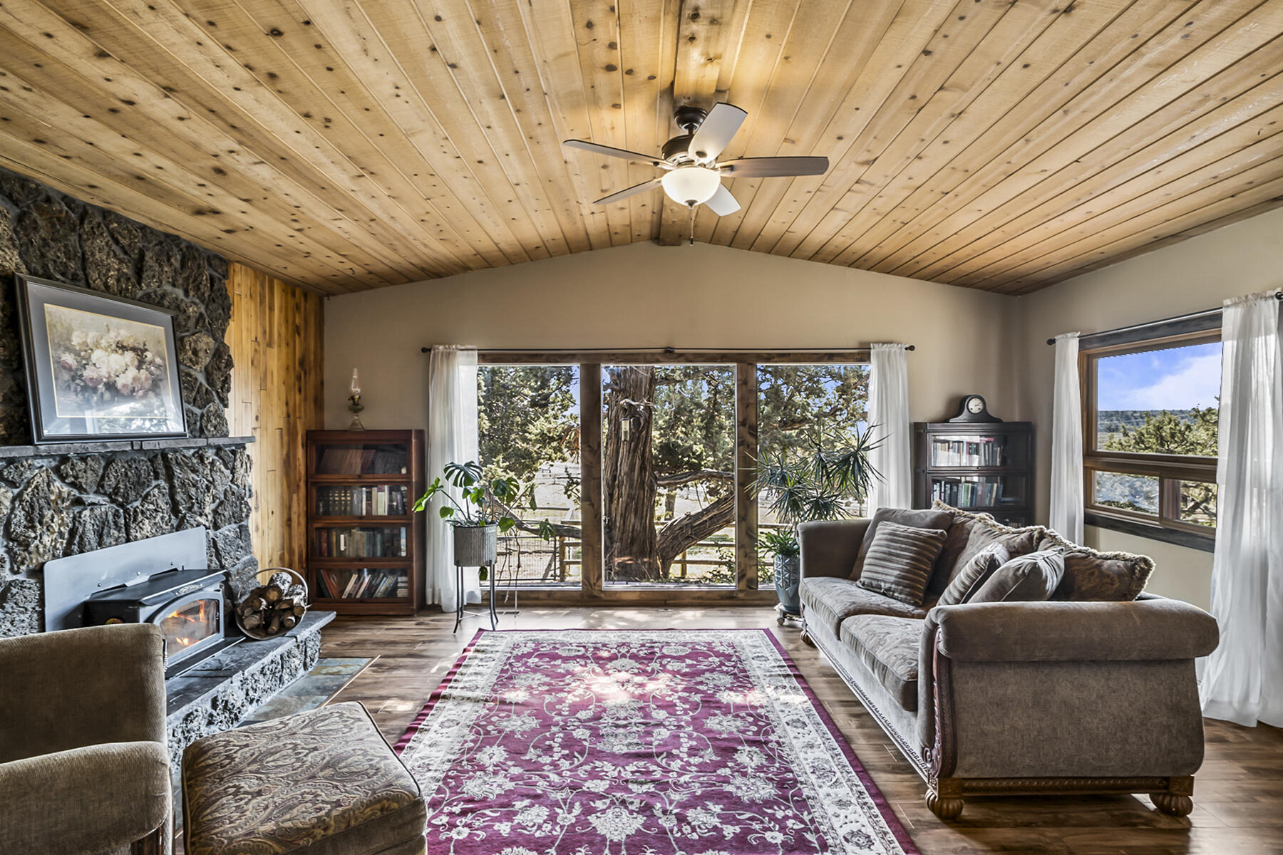 65044 Highland Road Bend, OR 97703 - Photo 27 of 34 JH5_6428
