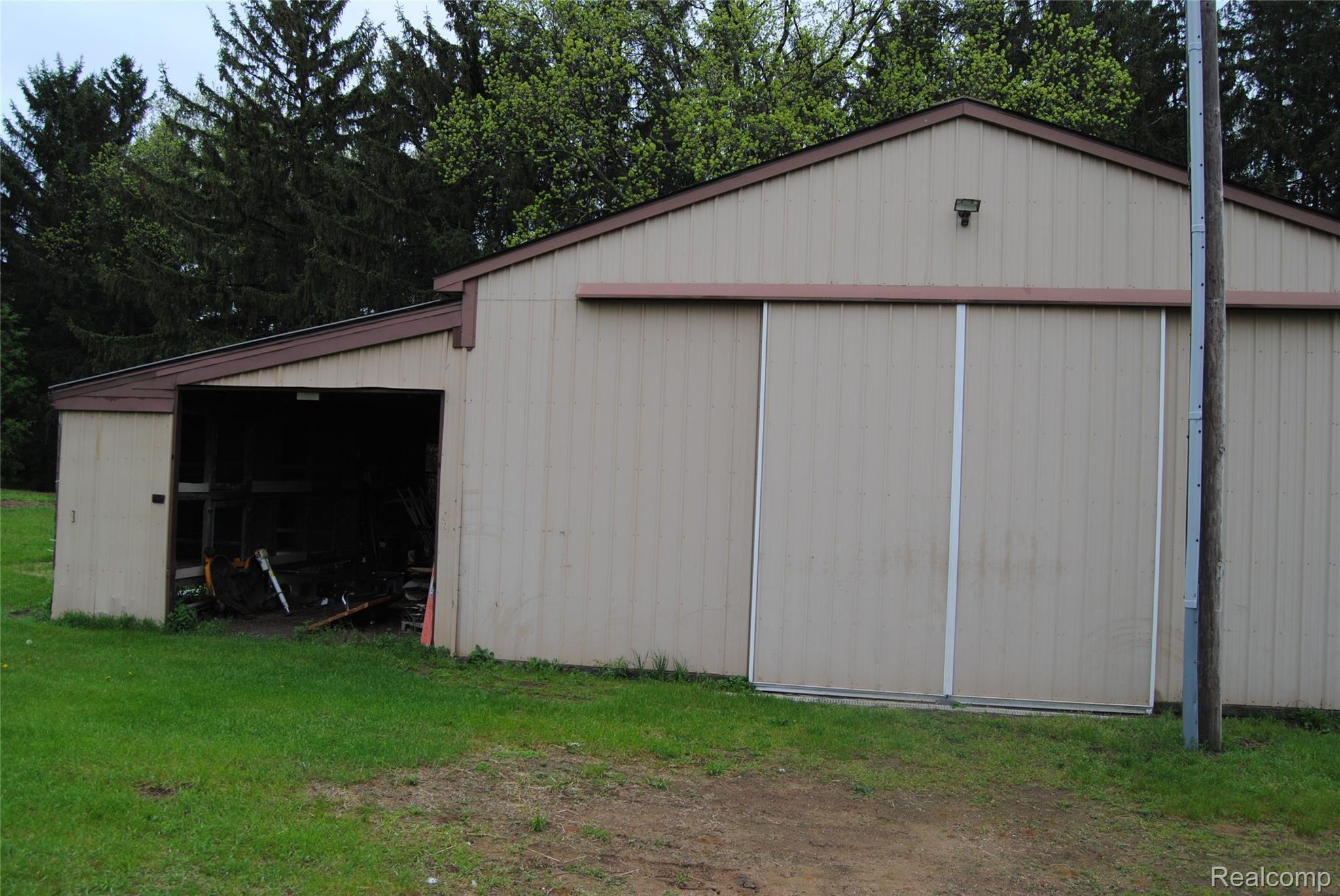 1290 Clark Road Lapeer, MI 48446 - Photo 41 of 48 DSC_1018.JPG