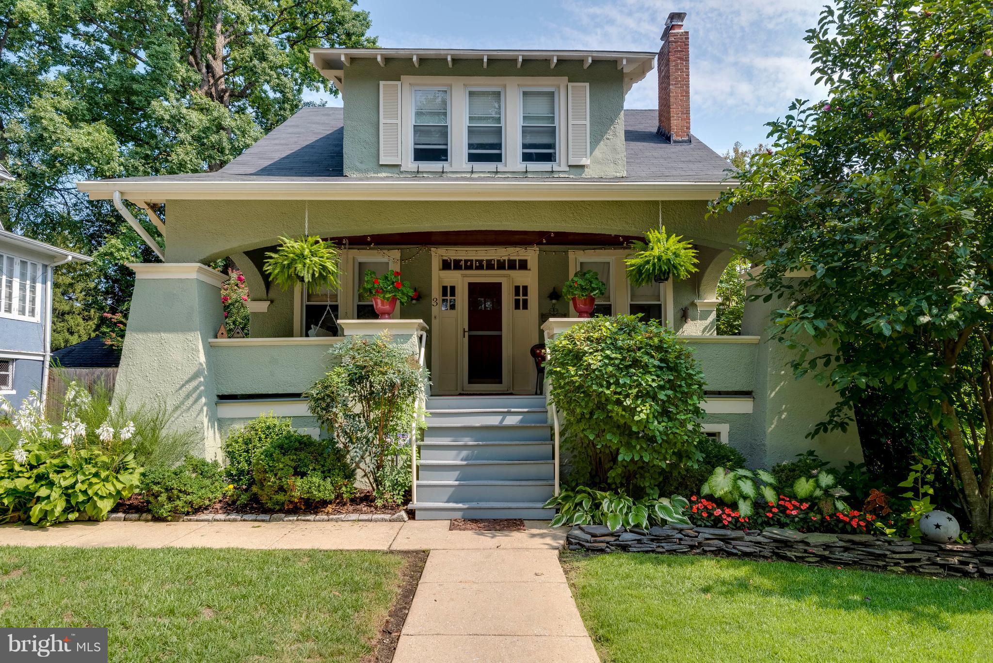 3 Mallow Hill Road Baltimore, MD 21229 - Photo 1 of 30 a front view of a house with a yard
