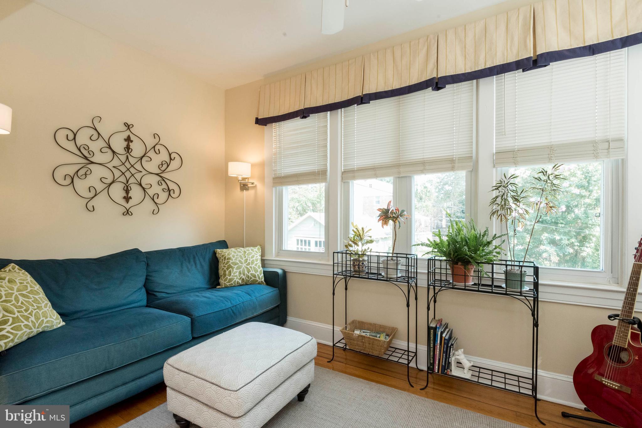 3 Mallow Hill Road Baltimore, MD 21229 - Photo 10 of 30 a living room with furniture and a window