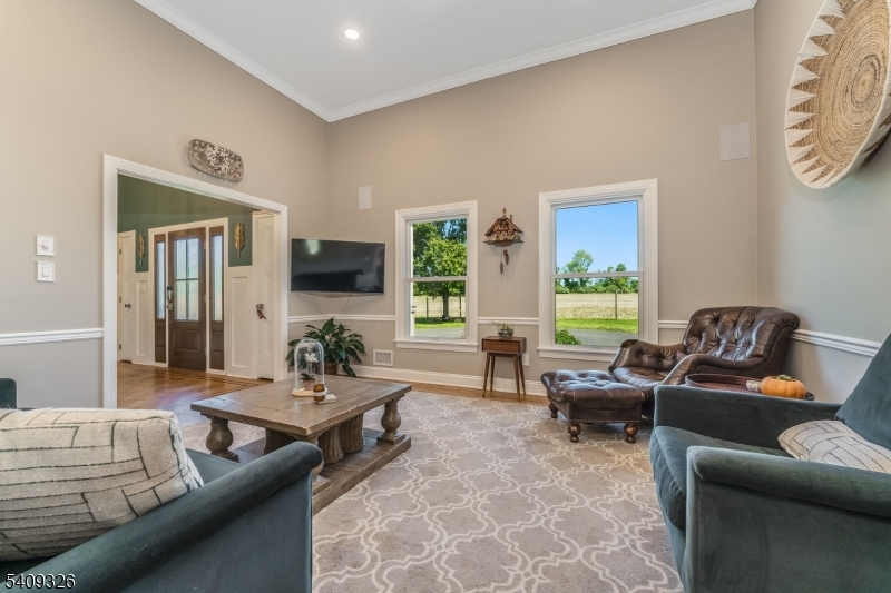 16 Wolverton Road Pittstown, NJ 08867 - Photo 10 of 50