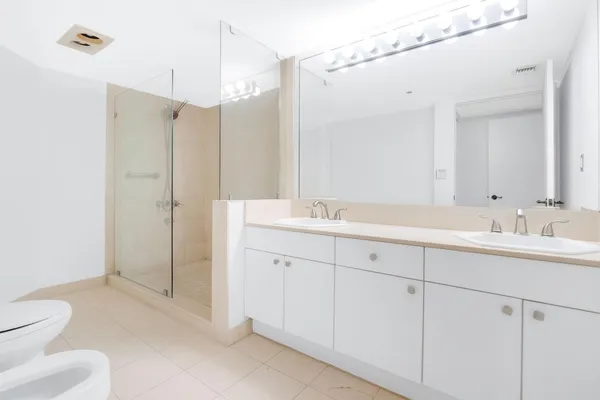 $785,000 | 8855 Collins Avenue, Unit 2D, Surfside, FL 33154