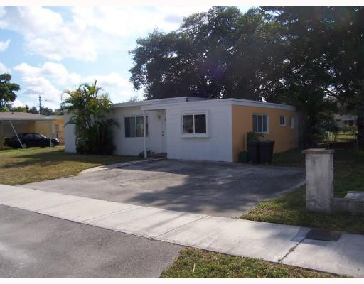 38 Allen Road Hollywood, FL 33023 - Photo 1 of 10 Exterior Front
