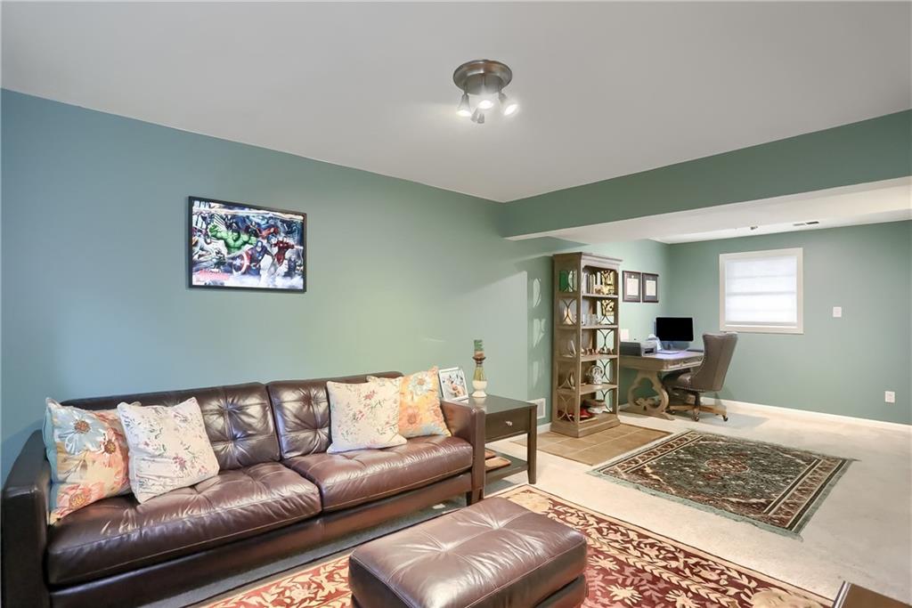269 Randy Lane Coraopolis, PA 15108 - Photo 22 of 35 Gallery Image 22