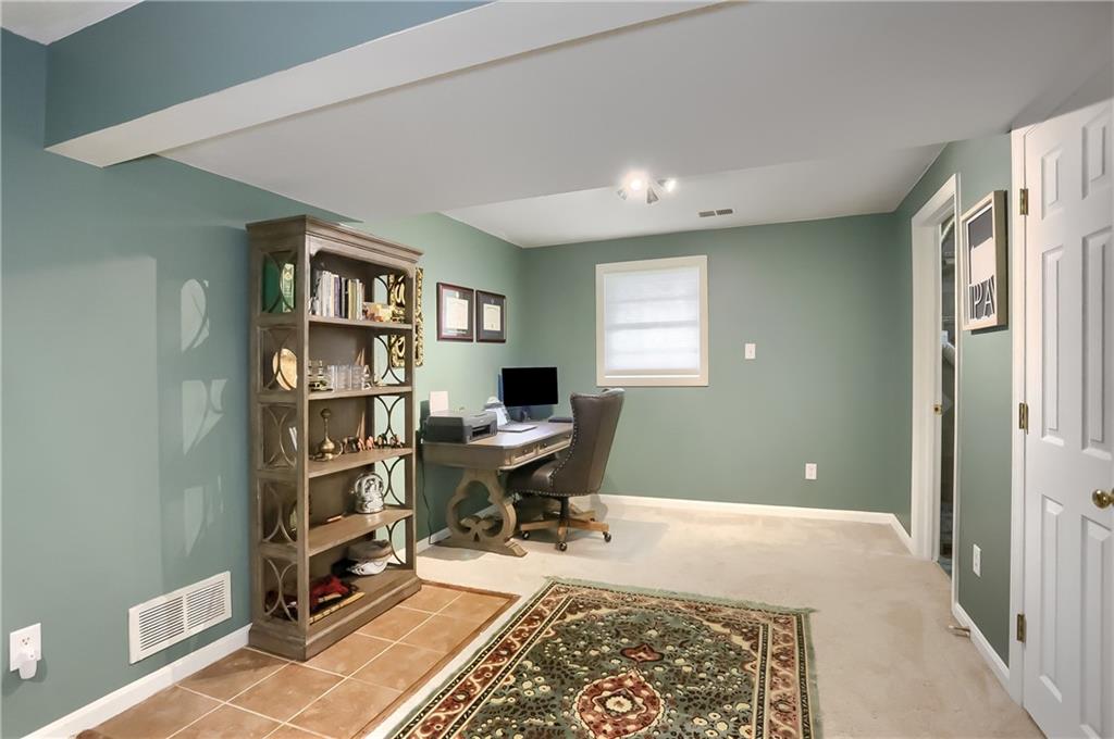 269 Randy Lane Coraopolis, PA 15108 - Photo 23 of 35 Gallery Image 23