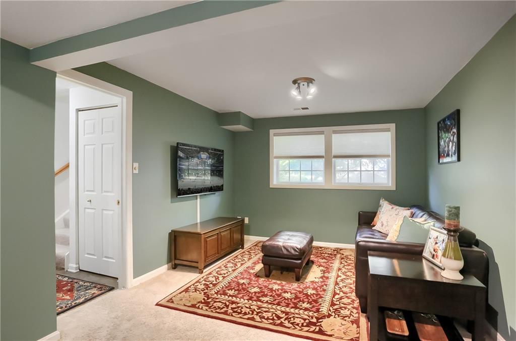 269 Randy Lane Coraopolis, PA 15108 - Photo 24 of 35 Gallery Image 24