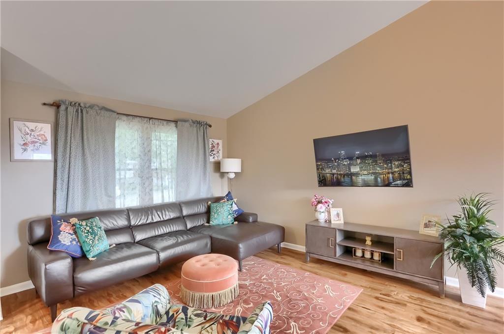 269 Randy Lane Coraopolis, PA 15108 - Photo 5 of 35 Gallery Image 5