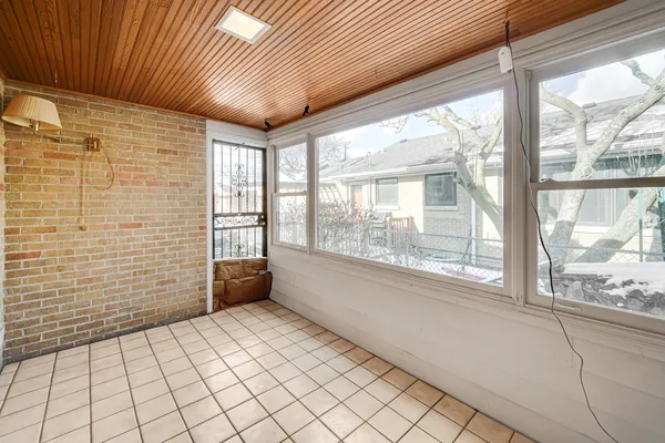 $486,000 | 7050 North Keating Avenue, Lincolnwood, IL 60712