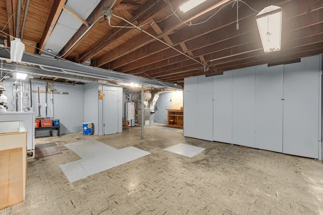 a view of the garage