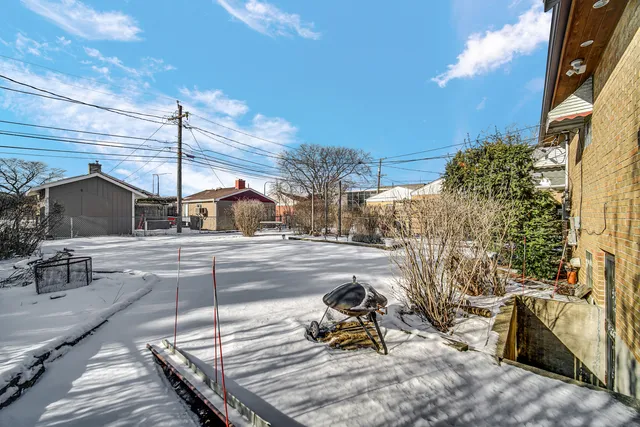 a view of house with outdoor space