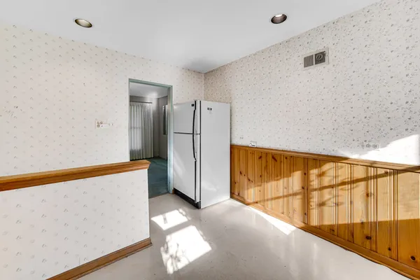 $486,000 | 7050 North Keating Avenue, Lincolnwood, IL 60712